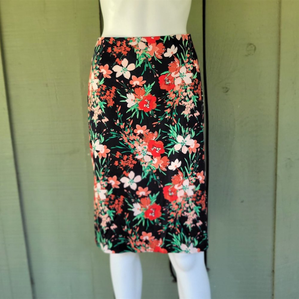 New TALBOTS Floral Print Colorful Skirt 8 Stretch
